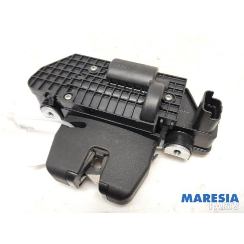 Peugeot - 3008 - Tailgate lock mechanism