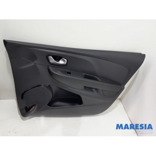 Renault - Clio - Front door trim 4-door, right