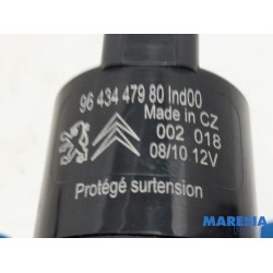 Peugeot - 3008 - Scheibensprüherpumpe vorne