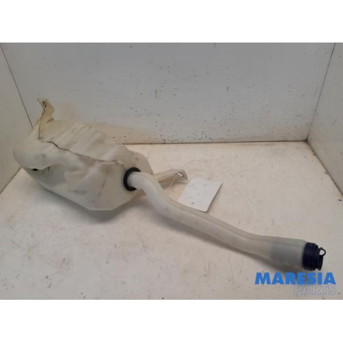 Alfa Romeo - Giulietta - Front windscreen washer reservoir