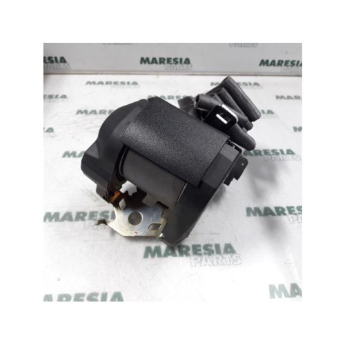 Renault - Clio - Rear seatbelt, right