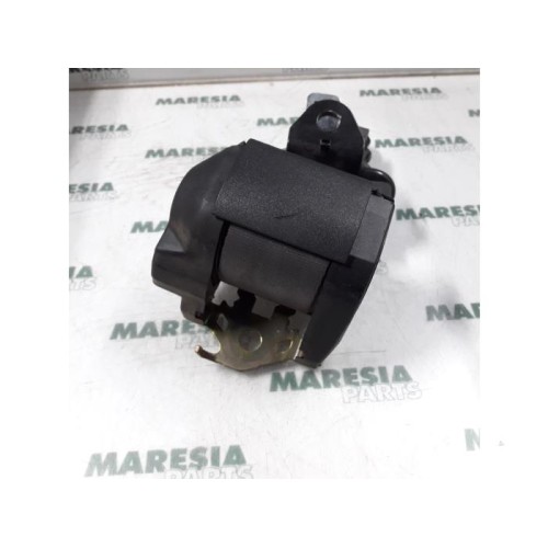 Renault - Clio - Rear seatbelt, right