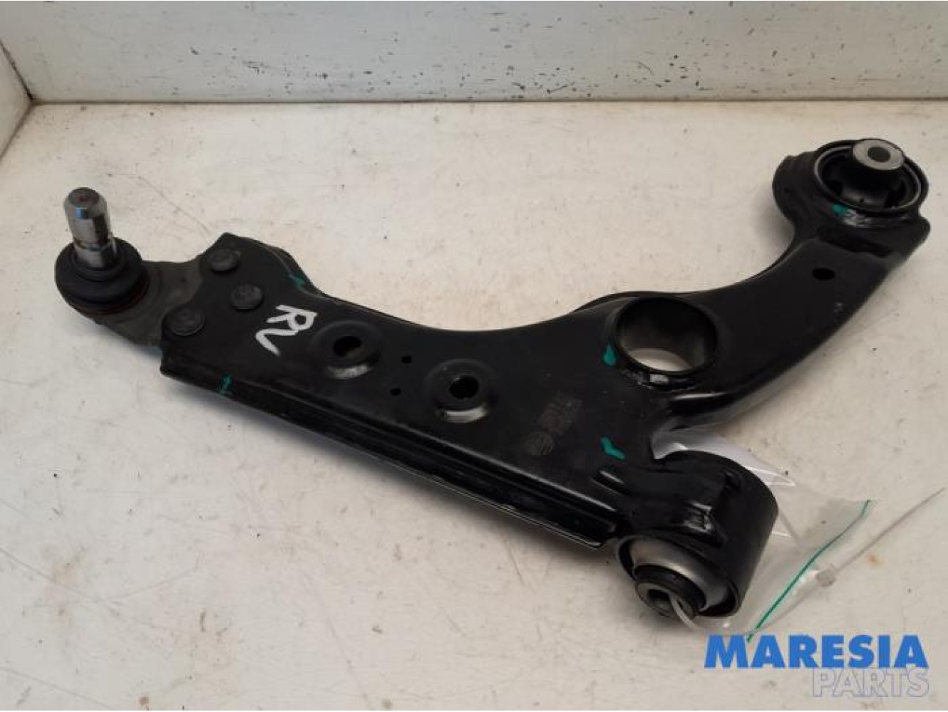 Alfa Romeo - Giulietta - Front lower wishbone, right