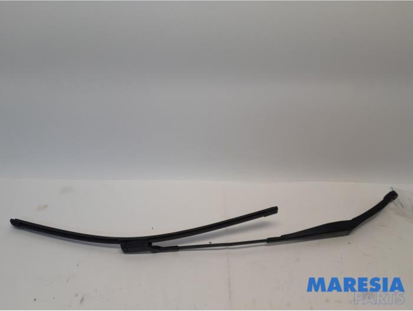 Alfa Romeo - Giulietta - Front wiper arm