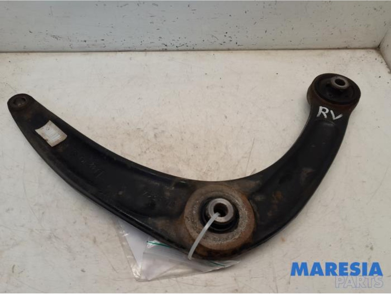 Peugeot - 3008 - Front lower wishbone, right