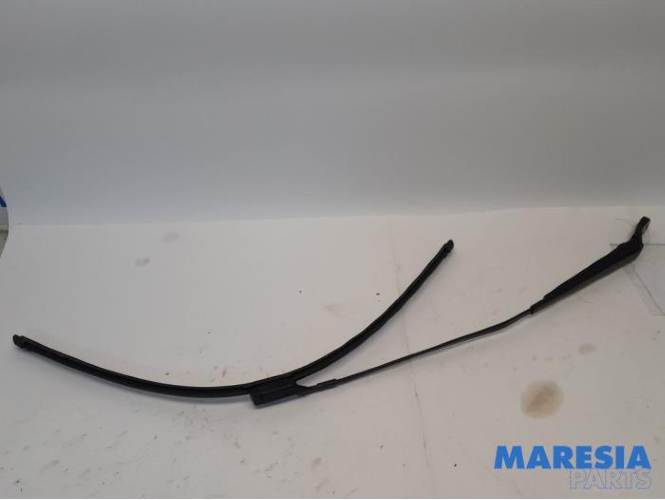 Peugeot - 3008 - Front wiper arm