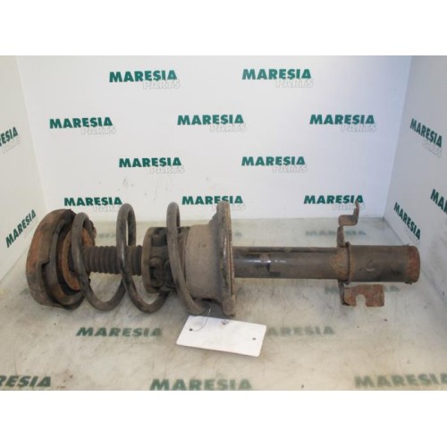 Renault - Megane Scenic - Front shock absorber rod, right