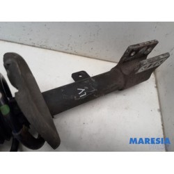 Peugeot - 3008 - Stoßdämpferstrebe links vorne