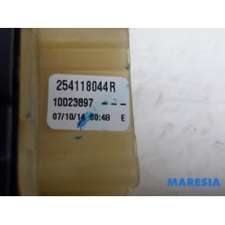Renault - Clio - Multi-functional window switch