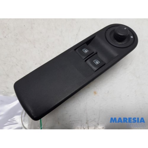 Renault - Clio - Multi-functional window switch