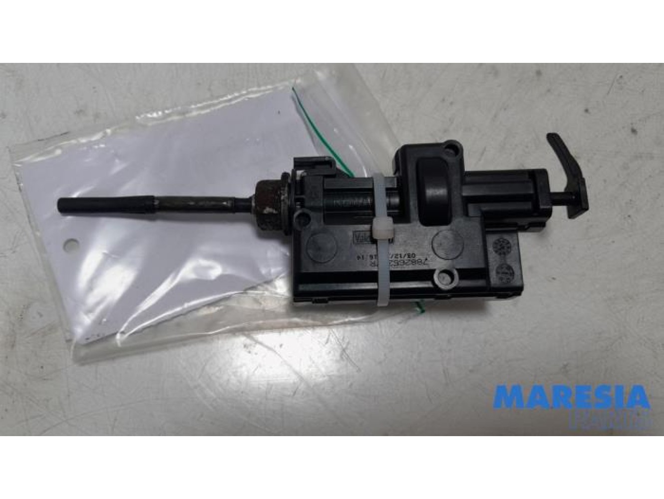 Renault - Clio - Tank flap lock motor