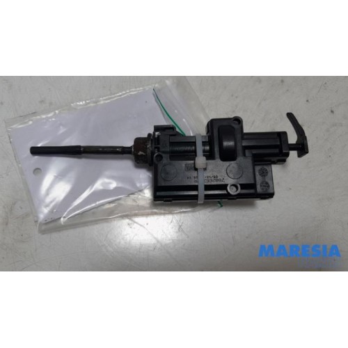 Renault - Clio - Tank flap lock motor