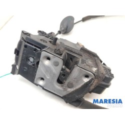 Renault - Clio - Rear door mechanism 4-door, right