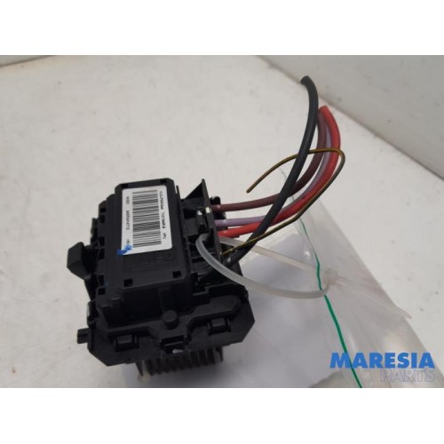 Renault - Clio - Heater resistor