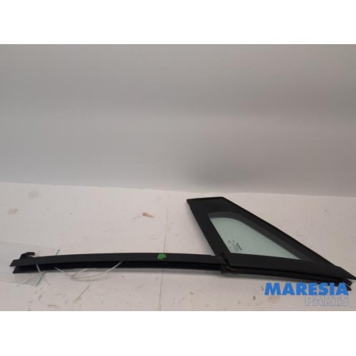 Renault - Clio - Quarter light, front left