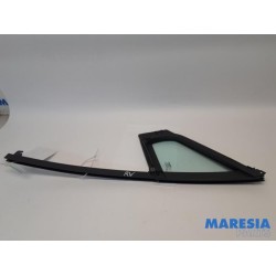 Renault - Clio - Quarter light, front right