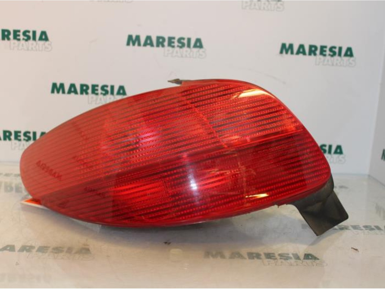 Peugeot - 206 - Achterlicht links