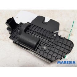 Citroen - DS4 - Tailgate lock mechanism
