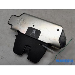Citroen - DS4 - Tailgate lock mechanism