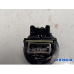 Citroen - DS4 - AUX / USB connection
