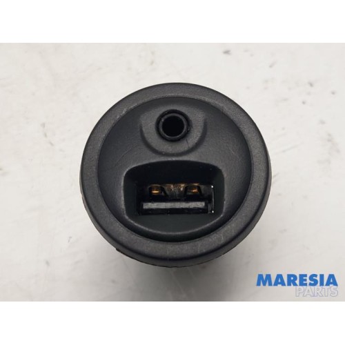 Citroen - DS4 - AUX/USB aansluiting