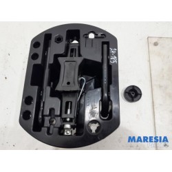 Renault - Captur - Krikset + reservewiel