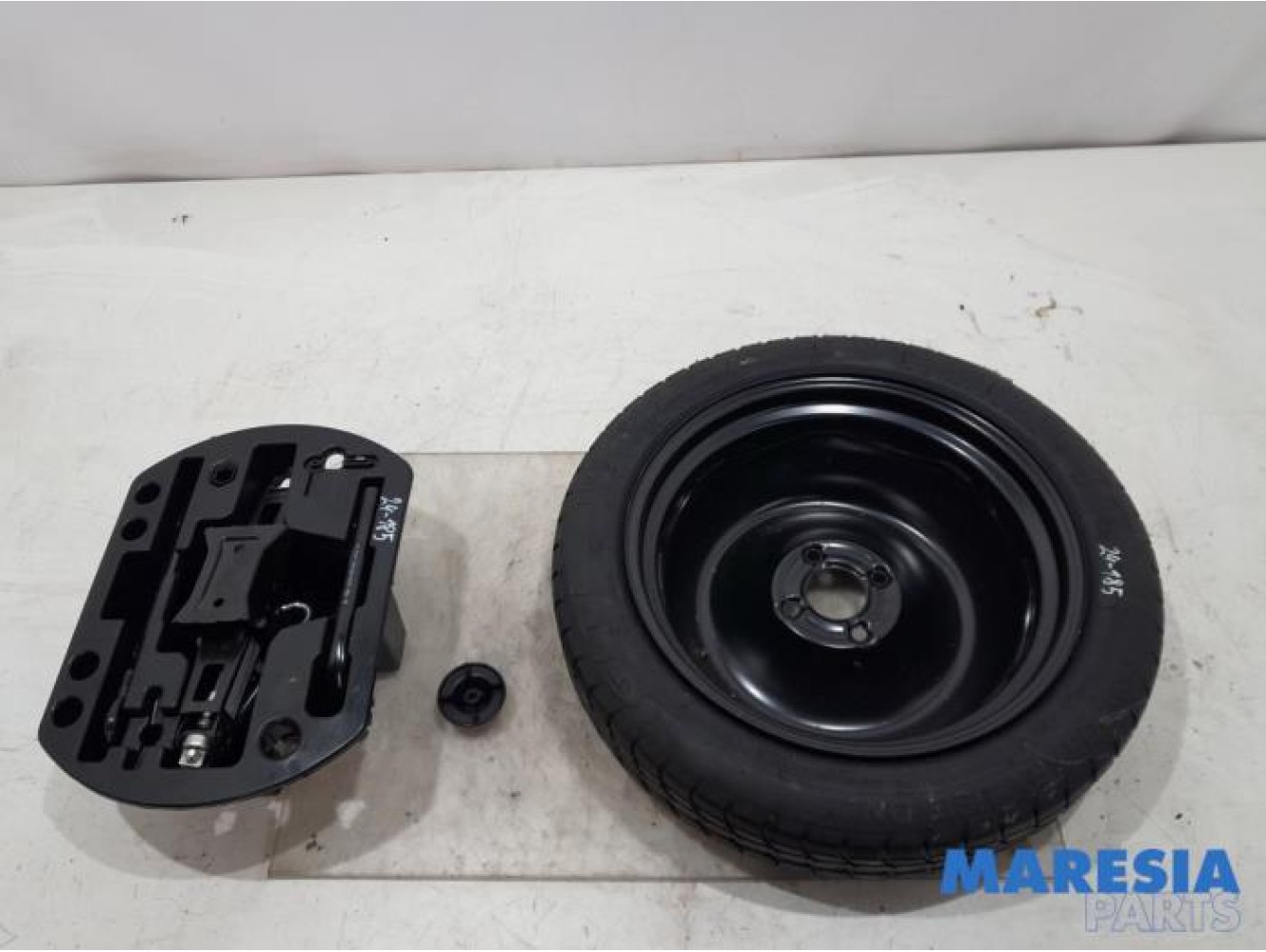 Renault - Captur - Krikset + reservewiel