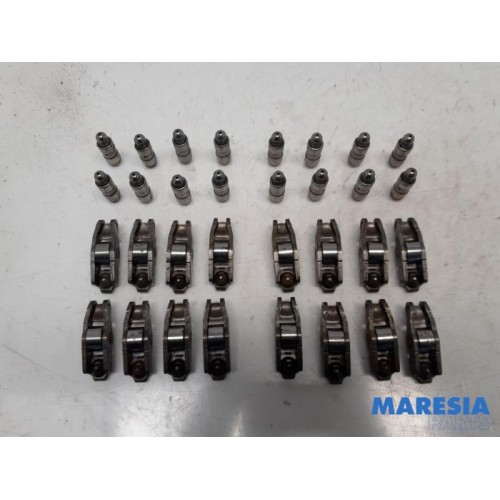 Renault - Espace - Rocker arm