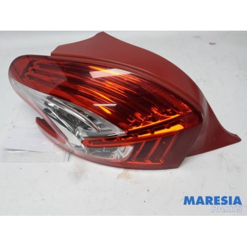 Peugeot - 208 - Achterlicht links