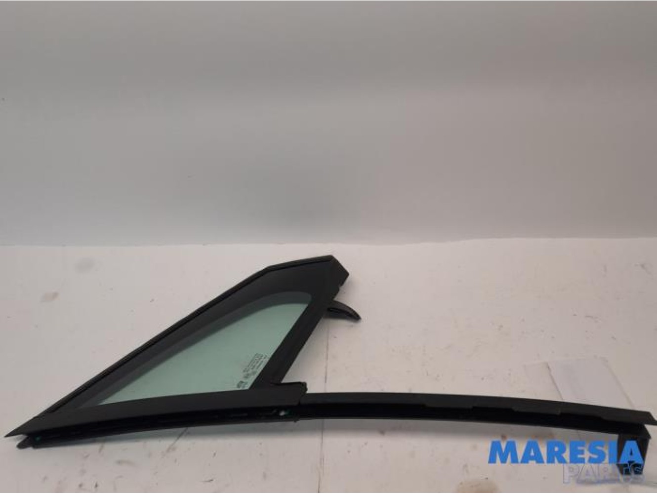 Peugeot - 208 - Quarter light, front right