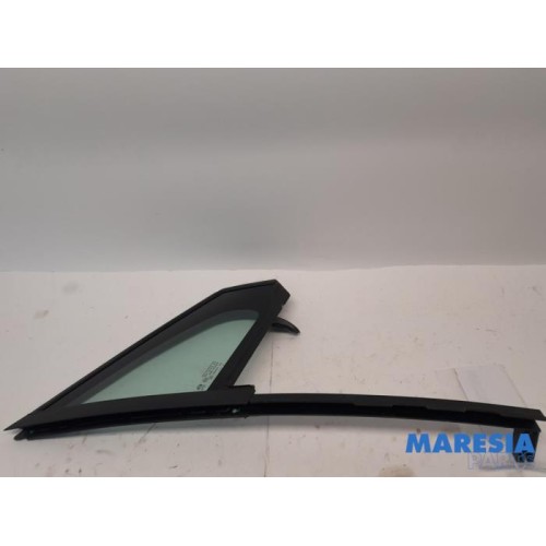 Peugeot - 208 - Quarter light, front right