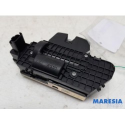 Peugeot - 208 - Tailgate lock mechanism
