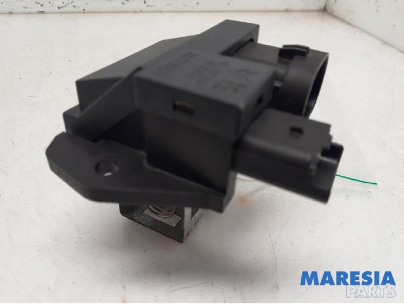 Peugeot - 208 - Cooling fan resistor