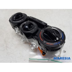 Peugeot - 208 - Heater control panel