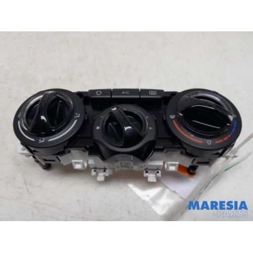 Peugeot - 208 - Heater control panel