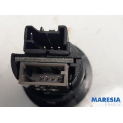Peugeot - 208 - Connexion USB