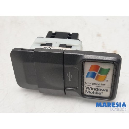 Lancia - Delta - AUX/USB aansluiting