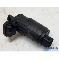 Lancia - Delta - Scheibensprüherpumpe vorne