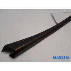 Peugeot - 3008 - Frontscreen frame