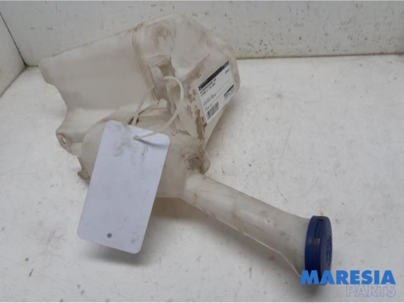 Citroen - C1 - Front windscreen washer reservoir