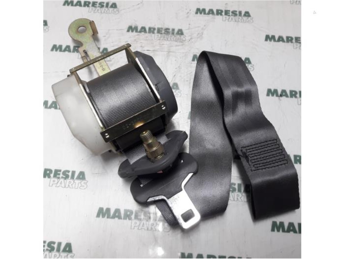Renault - Clio - Front seatbelt, right