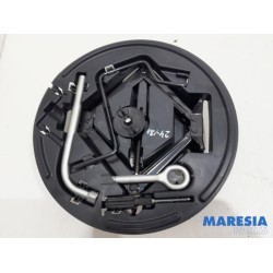 Alfa Romeo - Giulietta - Krikset + reservewiel