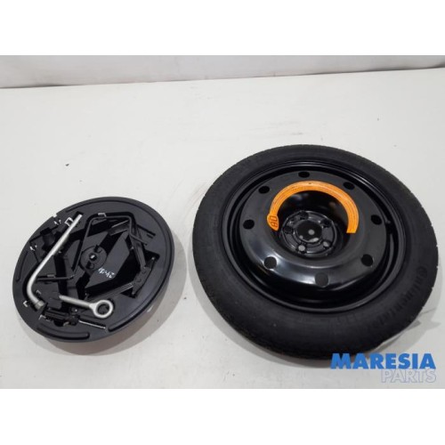 Alfa Romeo - Giulietta - Krikset + reservewiel