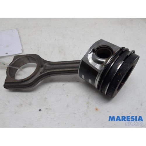 Peugeot - 208 - Connecting rod