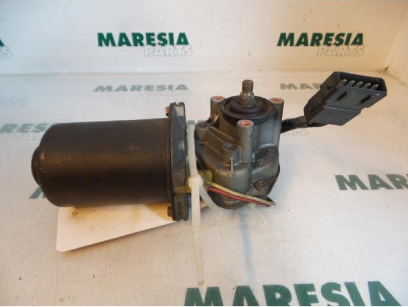 Fiat - Ulysse - Front wiper motor