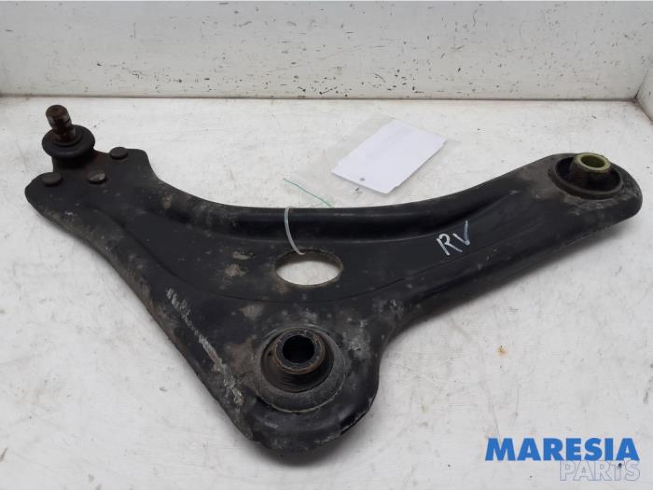 Peugeot - 208 - Front lower wishbone, right