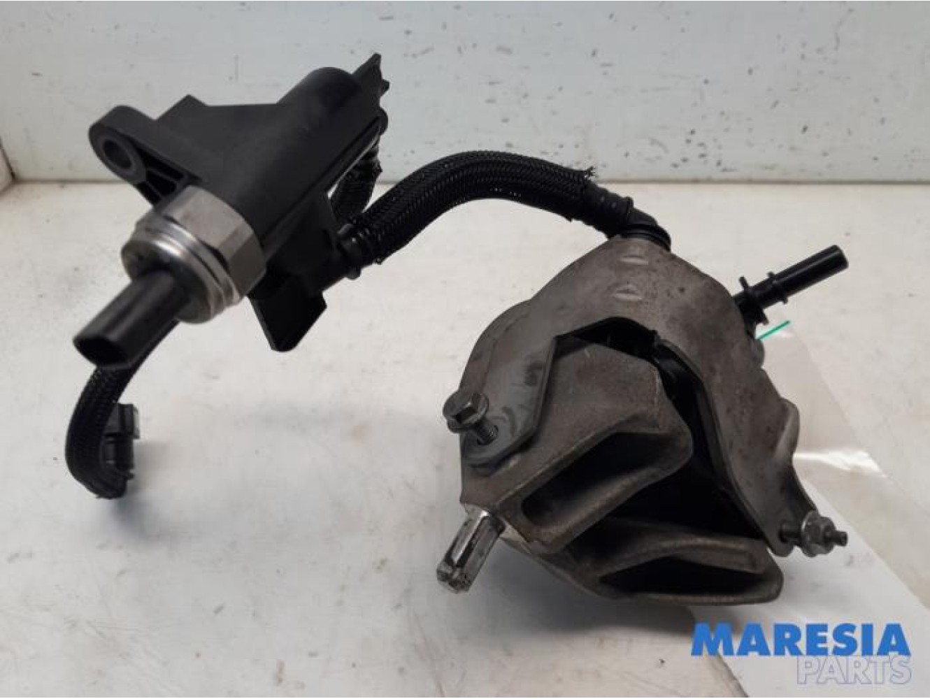 Citroen - Berlingo - Boîtier de filtre carburant