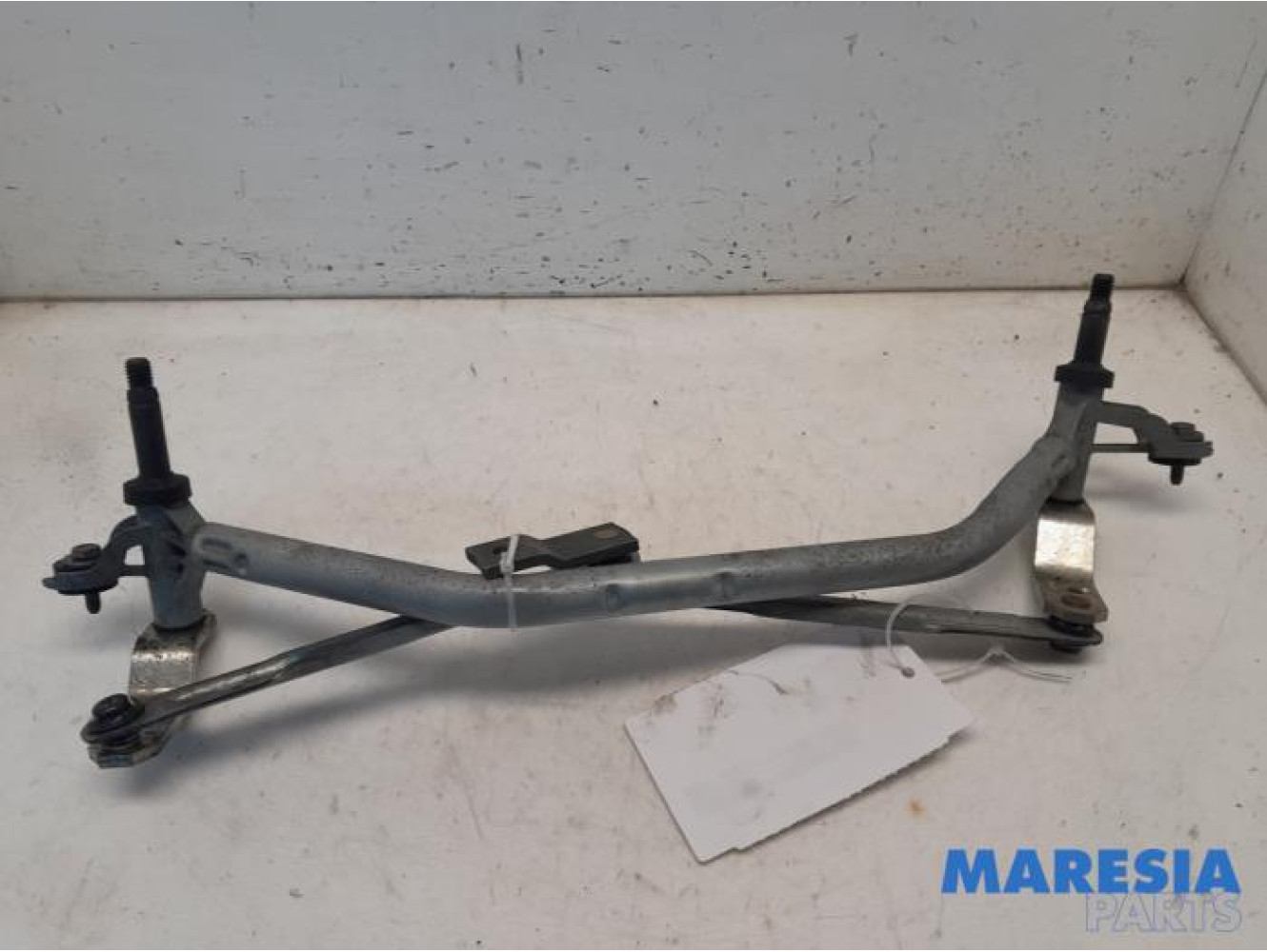 Peugeot - 208 - Wiper mechanism