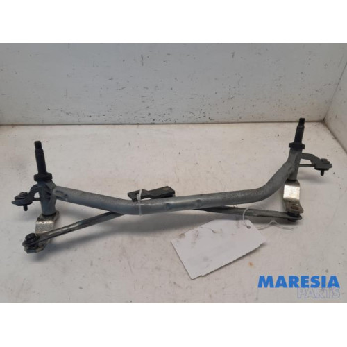 Peugeot - 208 - Wiper mechanism