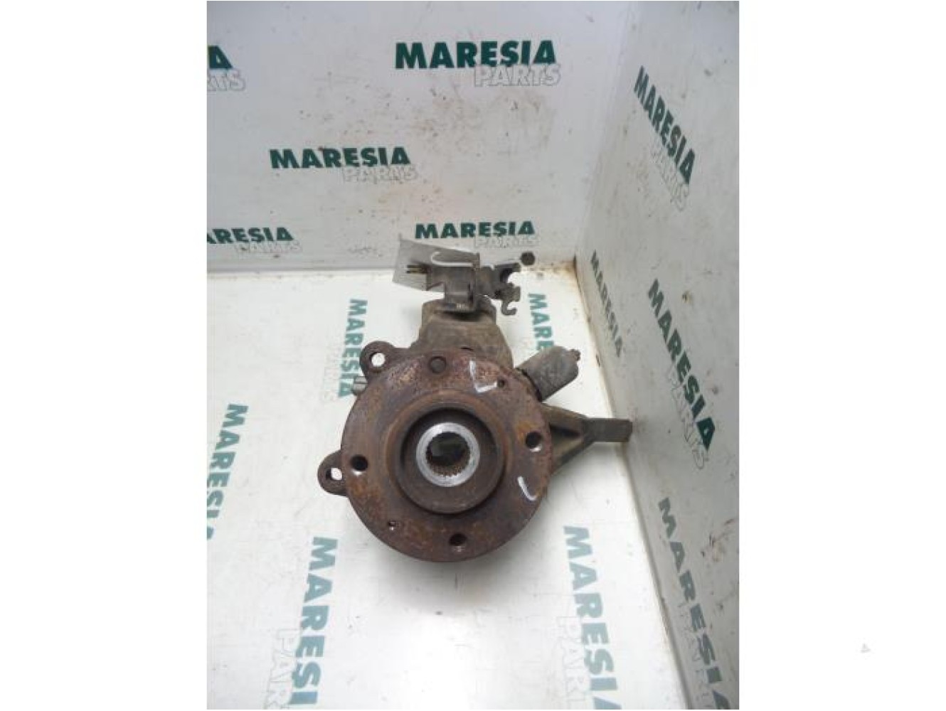 Citroen - Xsara - Fusee links-voor
